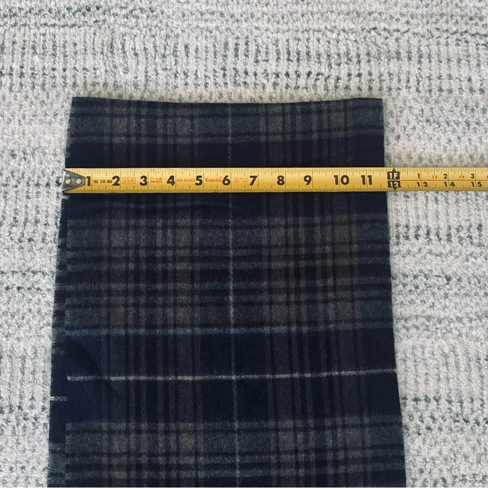 V. FRASS Men's Cashmink Black and Gray Scarf
